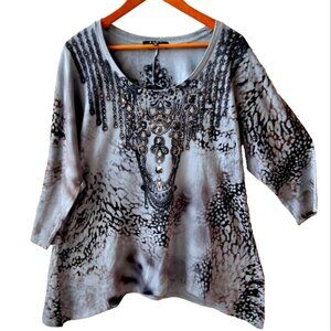 B.L.E.U | 3/4 Sleeve Embellished Top Sz 1X Sharkbite Hem